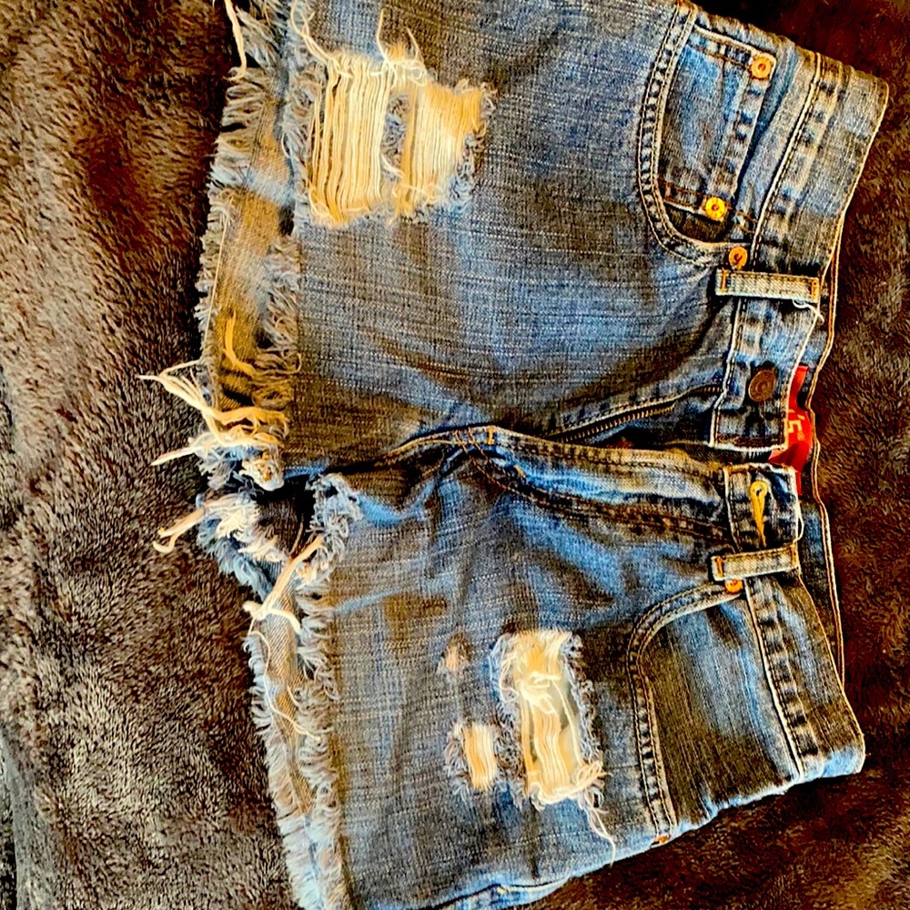 Levi’s cut off